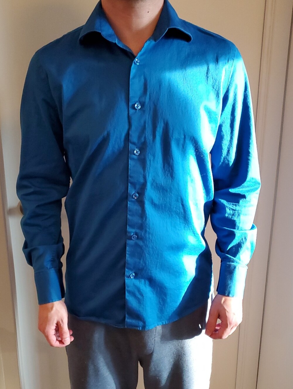 Le Chateau Men's Long-Sleeve Button-Up Shirt in Blue